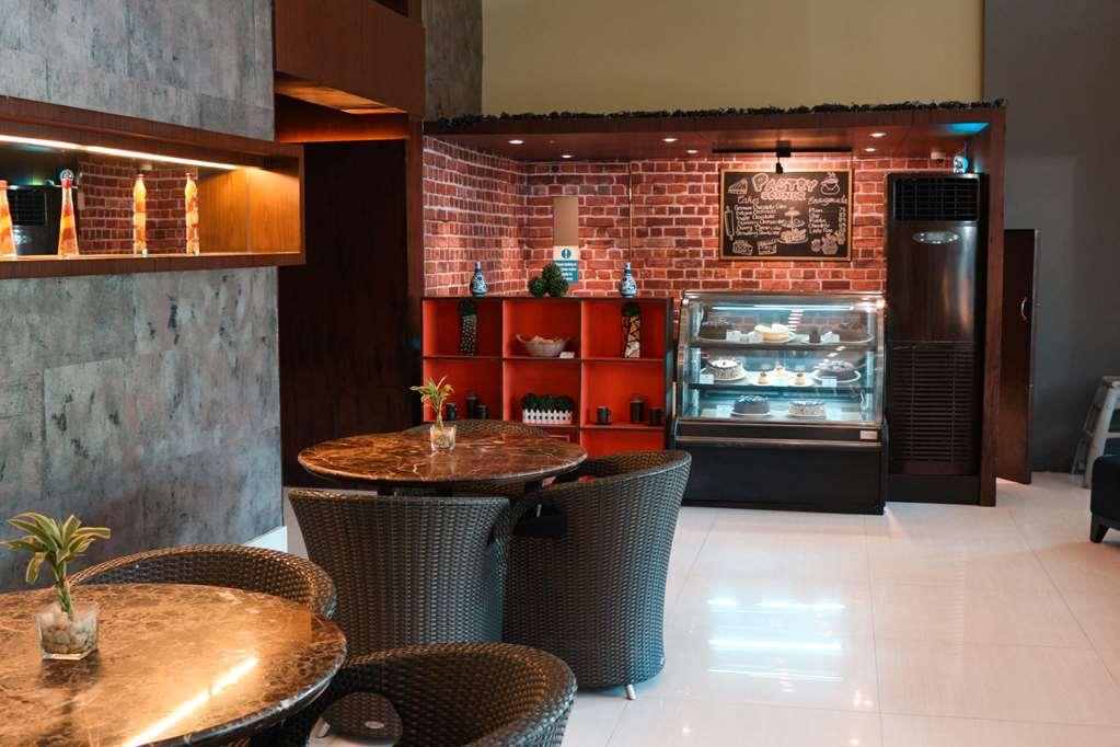 The B Hotel Alabang Muntinlupa City Restaurant foto